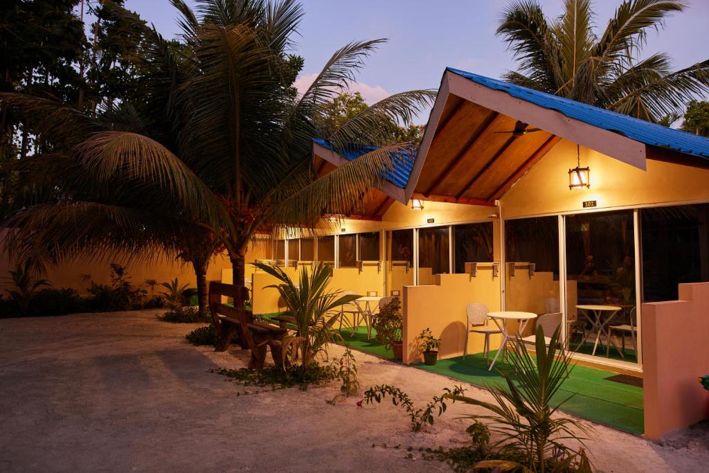 02 · Stay at Relax Lodge